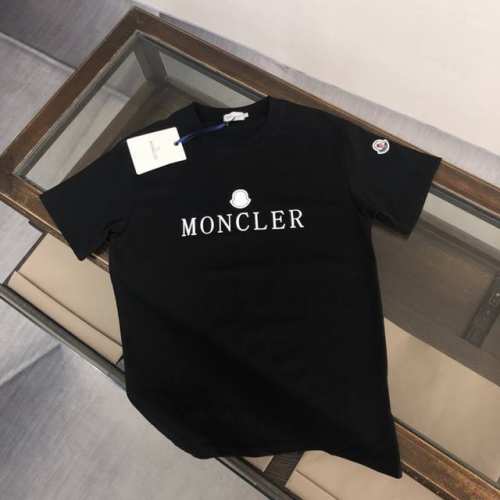 mon*Cler 蒙口 官网同步上新 专柜系列纯棉T恤 260克定制棉 纯棉水洗面料 面料柔软舒适 全新设计灵感 极具时尚代表性 精致印花Logo设计 手感舒适