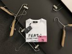 Fend*合身版型M-Xxxl 25春夏顶级双F假口袋立体胶印经典短袖，精致工艺专柜面料，顶级元素融合打造，经典短袖3标齐全，潮男时尚，无论是上身舒适度还是都是
