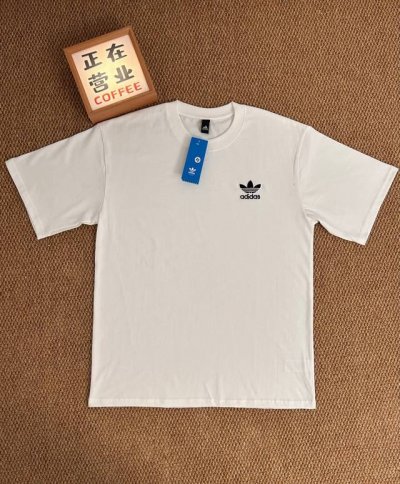 顶端刺绣品质阿迪达斯Adidas 三叶草白色短袖宽松男女同款情侣款 采用抗菌260克新疆长绒棉重磅面料 透气舒适 怎么洗都不起球透气轻柔的短袖，让您穿着舒适一整
