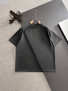 隔天出货 高品质 Hermes 爱马仕 2025春夏新款男款蜡染水洗短袖T恤 精梳重磅洗后双纱面料，高强度面料掂起来手感份量十足，上身也比普通T更加有质感，不易