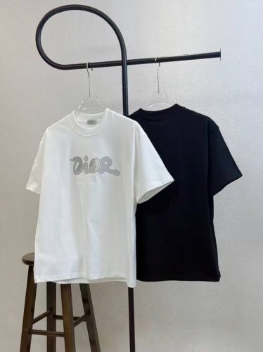 款号X190 dior迪奥限定款蛇年Logo字母图案圆领短袖 官网买的样衣回来打的板 原色原版1:1 市场发这么低不发这个价格p没办法 情侣同款 全套包装 三标