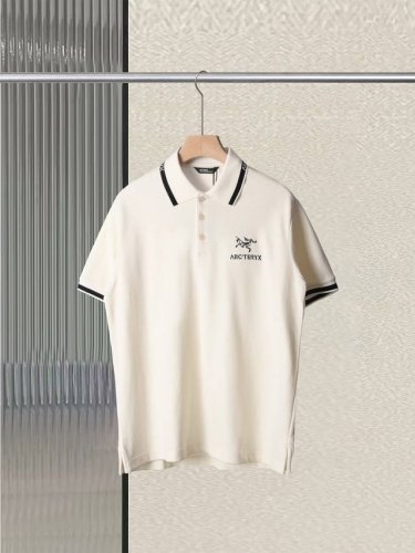 新款上架 始祖鸟 2025Ss棉质翻领Polo衫 领子融入品牌Logo字母提花设计，左胸品牌标志刺绣，简约大气细节感超满，采用高密度 珠地布制成100%棉质，面