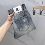 Gucci 古奇25S新季爆款牛仔裤 外贸原单 弹力舒适 颜值品相超高的一款牛仔裤 简约潮流感+旧感头层皮牌 奢华品质感细节处理满满到位 百搭颜色超喜欢 细节面
