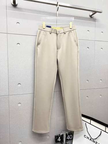 prada 普拉达 新款来袭2025春夏新款新品 专柜有售 实体店极品休闲裤专柜原版1:1好货，适合各个年龄段。市场最高版本的欧洲进口面料。舒适柔软亲肤，上身效