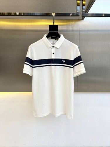 tf、25S新品发售，男士翻领半拉链短袖T恤Polo衫，进口驻地丝光棉短袖T恤，温儒柔软 细腻柔软 上身自然是舒适 凉爽，颜色十分清晰，不掉色，非常的凸显整体的