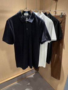 Ferraga*Mo菲拉*慕 2025春夏新款polo衫 采用进口专属珠地棉面料 简单菲拉*慕Logo标识刺绣设计 代表品牌形象 简洁舒适的款式 线条感粗细均匀