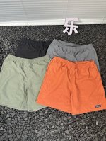 patagonia Baggies Shorts 巴塔哥尼亚速干沙滩裤五分短裤 - 超级简约品质款式 裤腿处点缀经典山峰Logo 腰部设有调节抽绳 定织定染速干