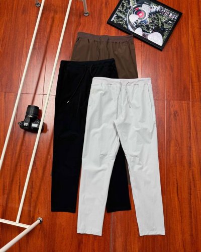 原单品质 Lululemon 露露商务速干休闲长裤 Zeroedln决对不要错过！在我看来这是是除了Abc系列之外，蕞好穿的一个系列！有两点醉大的区别： ①商务