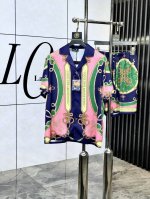 Gucci。新款战袍睡衣。重磅级奢华尖货 高阶系列睡衣套装 采用进口冰丝材质面料。高雅华丽 有腔调穿着非常舒适上身效果非常帅气　此款成熟又不乏年轻时尚之感 年龄
