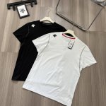 天衣无缝系列 Descente 迪桑特两色综训系列 运动健身 Tough短袖 T恤针织衫 男女同款 专柜断货王 一件难求 品牌介绍：安踏旗下三箭头之一 热度丝毫