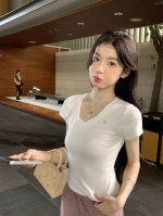 露露乐檬 一包两件 纯棉冰丝 可随意搭配颜色码子 基础款短袖Tee就是衣橱的Bi备啊实穿佰搭派选手，各种穿搭都能驾驭高质感水柔棉耐洗耐穿，舒适不束缚 多色可选哦