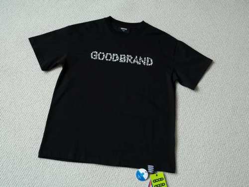 原厂品质 定制高级珠片Logo# Good Brand 珍珠贴片字母Logo 宽松 圆领短袖T恤 男女款 颜色：黑色 尺码： 1 2 3 4 尺码表 1码 衣长