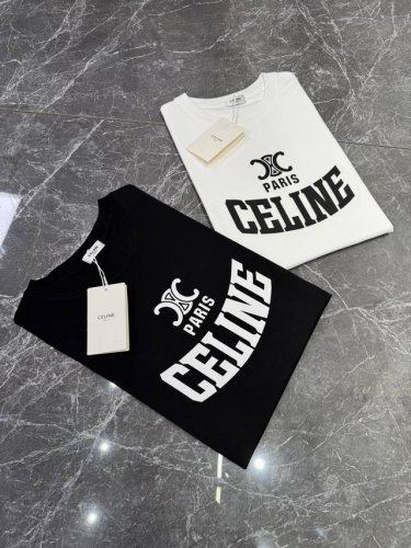 celine 25Ss夏季丝光棉T恤！品牌字母设计！ G纯棉面料打造，手感柔软细腻.面料柔软舒适，微宽松的版型.包容性极强，各种身材都可穿～ 颜色：白色 黑色