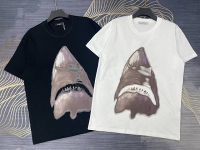 上新 Givenchy纪梵希2025春夏新款印花字母Logo圆领短袖T恤 高版本高版本 280克精棉面料 全网独家首发 百搭款细节处理完美 进口印花Logo工艺