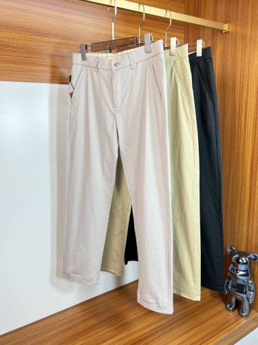 Fendi 芬迪 2035春夏新品 三标齐全 九分裤 西裤 休闲裤 好货不用过多介绍 看细节 专柜码数：29-36 175 140上身32码