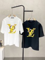 Louis Vuitton路易威登独家专供新款原单男士休闲春夏短袖 高端 高端版本 时尚百搭爆款进口面料 手感超柔软细腻 穿着亲肤舒适 高端精品 代工厂p精细做
