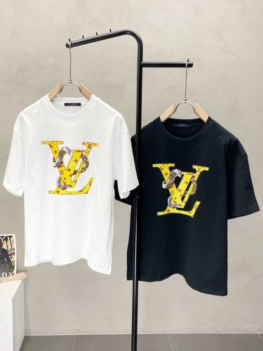 Louis Vuitton路易威登独家专供新款原单男士休闲春夏短袖 高端 高端版本 时尚百搭爆款进口面料 手感超柔软细腻 穿着亲肤舒适 高端精品 代工厂p精细做