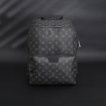 louis Vuitton Lv Discovery 经典老花双肩包 涂层帆布，牛皮革饰边，五金Logo标志，专用里内里直男必备款。 Size：37*40*20