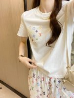 模特图组 款号 Dc103# lv 路易威登新款链条三彩满印Logo口袋短袖T恤 280克纯棉双砂面料 所有面料均已提前做过缩水 品质第一 所见即所得 不会洗一