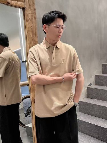 Jf58061 驴家短袖系列 季度：2025春夏 颜色：黑色 白色 卡其色 藏青色 尺码: M-4Xl 版型：微阔版型 克重：220克重 成份：100%棉 珠地