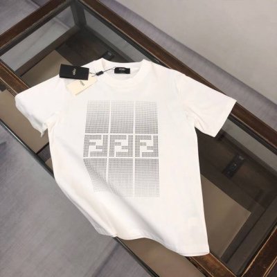 cfen*Di 芬迪 2025最新款短袖T恤，绝对的顶级爆款，原版一比一面料，胸前Logo更显得不凡跟高档，大气，简约，基础，耐看，但又独具风格，结合了一款优质