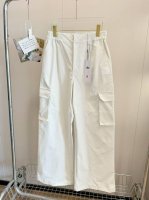 价格P： 品名： 高品质 Aloyoga 全新白色立体口袋工装阔腿裤 尺码：S.M.L 颜色：白色 25年神裤！狠狠戳我心巴！超酷街头风穿搭，大大的口袋设计上身