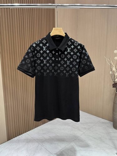 lv 春夏新品，专柜在售，顶级品质，客供定织进口双丝光六角珠地棉面料，提花Logo印花点缀，面料表面排列均匀整齐的纹理，透气性和散热排汗性极佳，最新的品牌Log