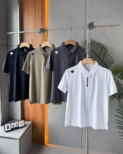 descente迪桑特Training综训防晒吸湿速干男士短袖Polo衫新款 1. **速干面料**：采用高科技速干材质，能够快速排汗并保持身体干爽，适合运动或