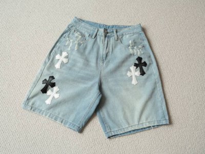Chrome Hearts 24S S 皮标十字架破洞牛仔短裤五分裤 货号 : 2050 - 颜色 牛仔蓝 - 尺码 S M L Xl 尺寸推荐 178Cm 1