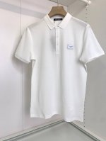 Dg2025春夏新款翻领polo衫，定织丝光六角珠地提花面料，面料质感强，纹理粗旷，专柜比较青睐的一种特殊的提花面料。胸前字母Logo铭牌 低调优雅 简洁明快，