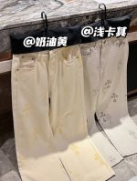 上新 提花版本 克罗 25春夏季新品特定面料工艺款牛仔裤 Ch特定面料高级感满满 一眼就爱上的牛仔裤 低饱和度 温温柔柔的 加入十字架元素 清新又个性 完全长在