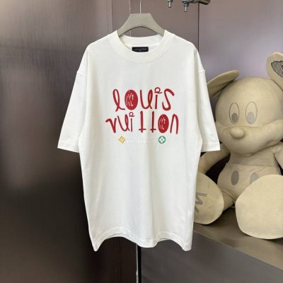 Lv 面料: 320克面料 40支双纱 尺码: S 120-140斤 M 140-160斤 L 160-180斤 Xl 180-200斤 Xxl 200-220