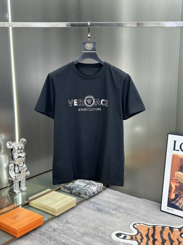 范思哲 胖哥哥福利可以穿到220斤 最新半袖T恤 精选Zp定织定染高密度丝光棉面料，布纹清晰 手感柔软舒适 原版工艺 合身版型 码数：M-6Xl