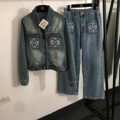 款号20252032 Loew*新款套装，口袋Logo刺绣翻领长袖拉链牛仔外套+阔腿牛仔长裤，蓝色，Sml, M码；肩宽39，胸围102，袖长63，衣长53；腰