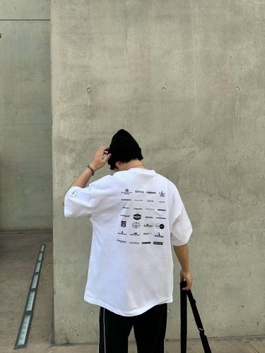 balenciaga 巴黎世家春夏季新款印满经典Logo短袖T恤砖柜同步 面料采用巴黎Zp定织定染全棉双纱紧密棉.克重240克，布面干净.布纹清晰.柔软舒Bal