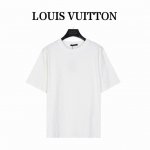 louisvuitton 路易威登 24Ss 满印老花暗纹提花短袖T恤 定制老花提花爽滑面料 质感舒适度都是拉满的 上身简约百搭， 手感非常舒服 超级百搭好看的