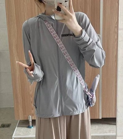 高端Fear Of God Essentials基础款百搭宽松情侣款翻晒服 无感上身上轻入羽毛！ 采用德国技术编织混织面料 翻晒 %防紫外线，有效保护身体每一寸