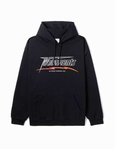 V132 Vetements Ss 春夏季新款 速递Hi Speed字母印花秋冬套头毛圈连帽卫衣 这款也是本人特别喜欢的一款，字母印花的样式和配色就很有个性！潮