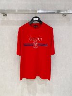 gucci 古奇 大爆款 2025春夏新款首发专柜最新款短袖圆领T恤 高端订制 设计前卫时尚！品牌Logo重工艺设计 高端定制面料.手感柔软.穿着舒适.专柜级别