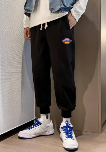 Dickies迪克斯经典小标超百搭经典小标运动卫裤束脚裤收脚裤休闲裤子 ｜无敌版型｜｜男女同款｜ 面料采用超高品质华棉 最大的优点就是亲肤性跟保形性好 顶级面料