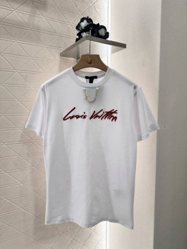 Louis Vuitto*2025新品上架 圆领刺绣字母链条 定制Yb原生全棉材质 透气舒适 质感十足 廓形Oversized宽松T恤裁剪 凸显品牌格调 采用克
