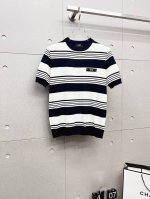 Fendi 芬迪 2025春夏新款 独家呈现 超级百搭极符合美学基调的一款短袖针织衫 最基础的款式以极简低调的奢华风格 在时尚界越简单的单品 越极易彰显出高级时