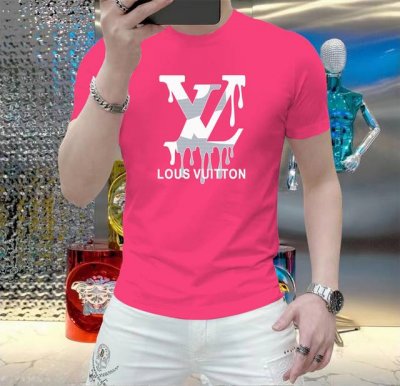 lv 2025春夏新品爆款 顶级走秀网红款定制 春夏原单时尚休闲短袖T恤。25Ss春夏潮人网红必备单品，精选进口速干玉蚕丝面料，舒适性与透气性兼优，柔软抗皱弹性
