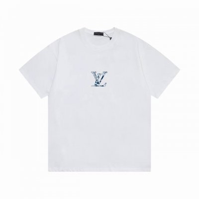 Lv 上新 驴家新款T上货 Lv标志印花图案 后幅反标设计 1:1高品质 百分百纯棉洗水处理 布料精梳紧密赛络纺 不缩水不变形 更舒适柔软 高克重手感更好 三标