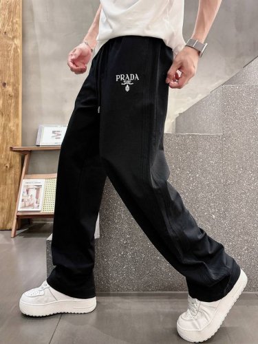 pd# 2025 铜氨丝莫代尔空气层春夏休闲裤子 美学的焕新诠释,演绎浓郁的格调型时尚风范,细节感和设计感强悍.经典品牌标识做为色彩搭配,演绎经典的品牌时尚,为