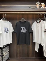 主推 Dior 独家专供秋季新款迪奥时尚休闲圆领短袖 高密度320克纯棉面料 高级密针刺绣 高端欧版原单T恤 潮流时尚休闲半袖 透气舒适度高 细节无可挑剔 品牌