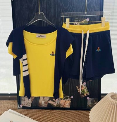 品名 * 西太后土星刺绣短袖撞色抽绳短裤披肩三件套 尺码 S.M 颜色 黄色 藏青色 夏天必入的显瘦天花板 承包你的极简穿搭灵感库 属于夏天的柠檬黄 好显白好好