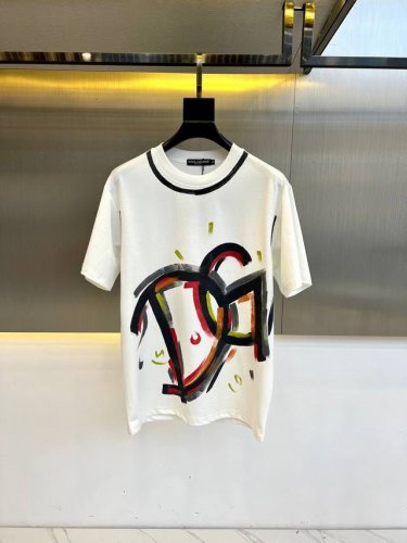 D&G杜嘉班纳、 2025Ss春夏装 手绘涂鸦洗水雪花短袖T恤。 采用进口康丽数码直喷印花 定染高品质潮100%棉洗后260G面料， Os宽松落肩版型。S-Xx