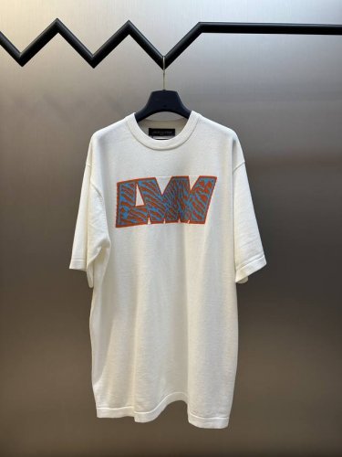 Lv 字母嵌花毛织短袖 采用40支双股精梳棉面料 德国多尼尔12针织机编制 毛料提花 毛料洗水 size S M L Xl
