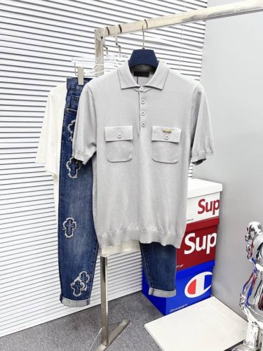 prada 普拉达 25Ss新款针织短袖 超经典设计 简约没有任何多余累赘感 衣橱不可缺少的一件百搭单品 采用优质羊毛制作而成 穿身上超级舒适 前卫又实穿 精致